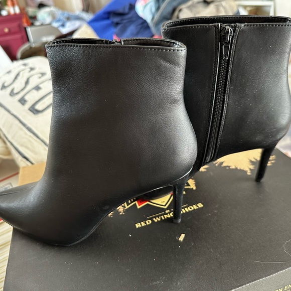 New Red delicious black 3” Healed boots - Picture 2 of 5
